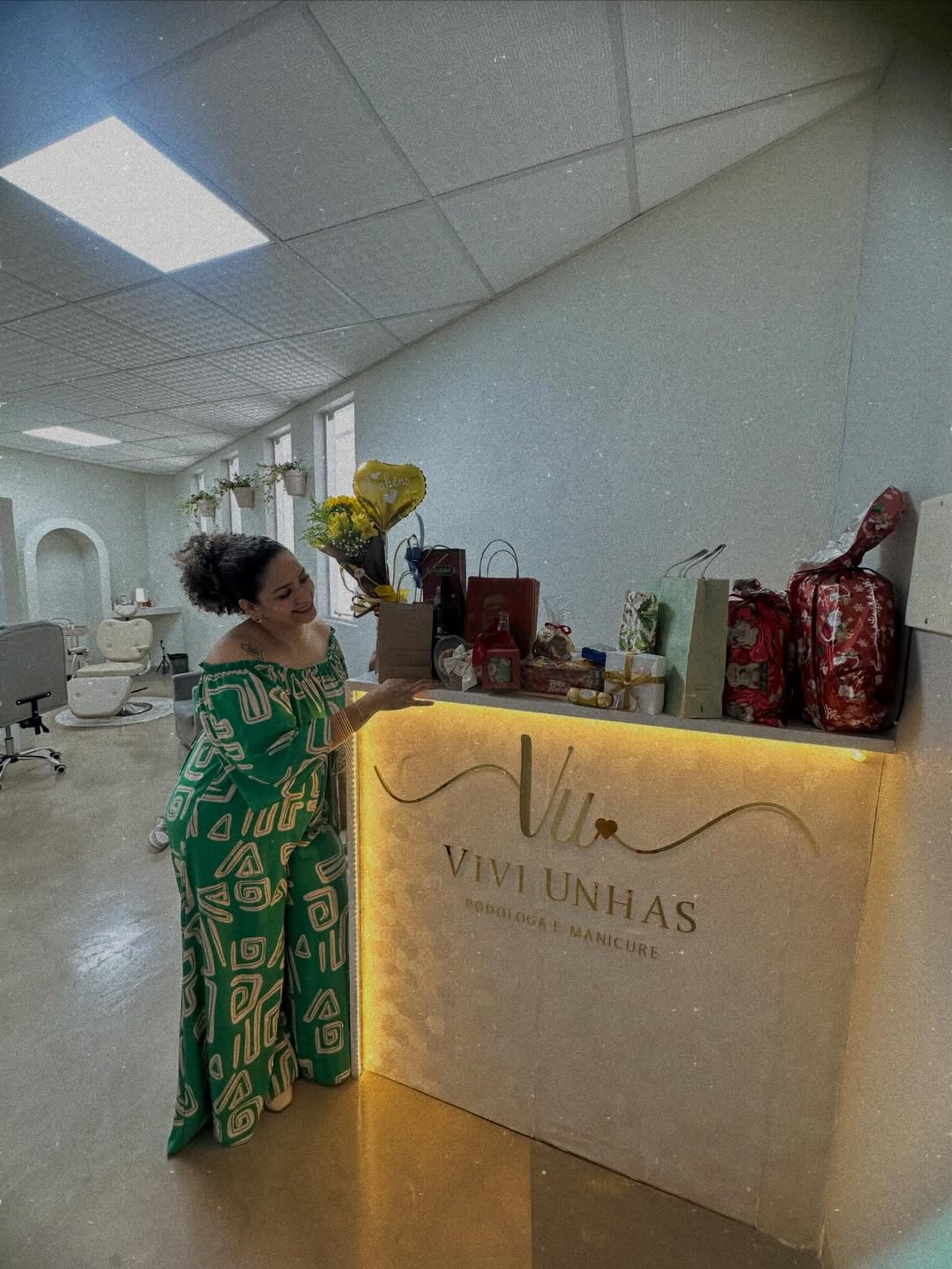 Ambiente do estúdio Vivi Unhas Joinville — podologia e manicure.